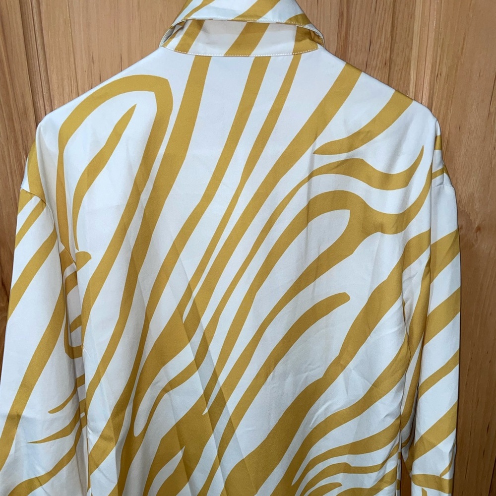 Drop shoulder button front Zebra stripe coat - Picture 3 of 4